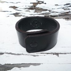 画像2: OLD STUD オールドスタッズ VINTAGE LEATHER BANGLE02 ブラック  ユニセックス (2)