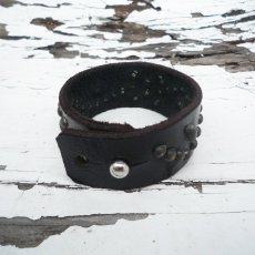 画像2: OLD STUD オールドスタッズ VINTAGE LEATHER BANGLE03 ブラック  ユニセックス (2)