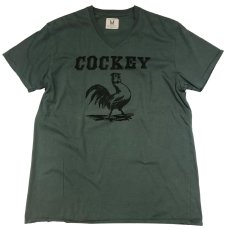 画像1: TAILGATE テイルゲート COCKEY VネックTシャツ VINTAGE GREENメンズ/レディース (1)